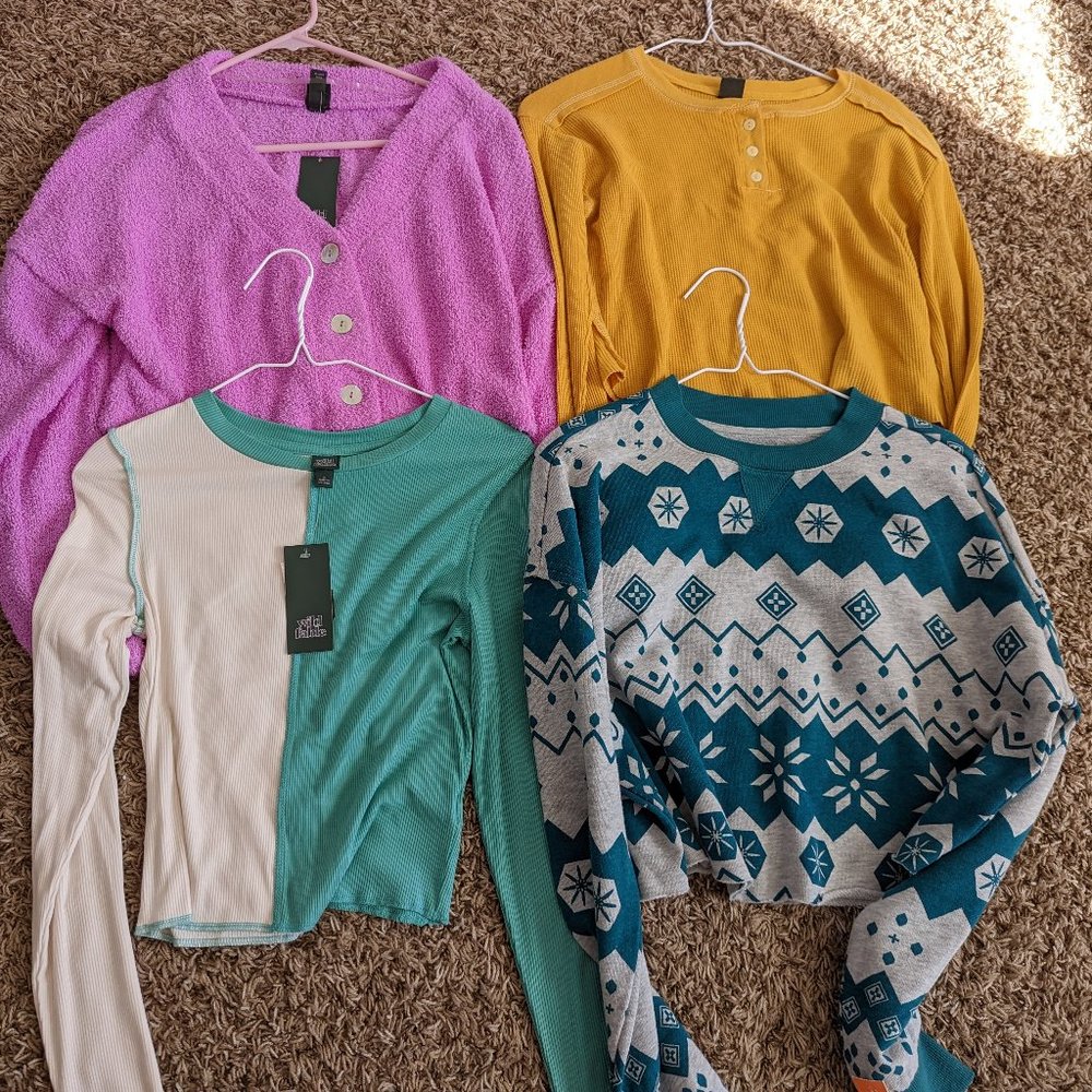 NWT Women's Juniors Wild Fable Sweater Sweatshirt Crop Tops Small